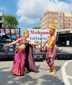 thai market dance