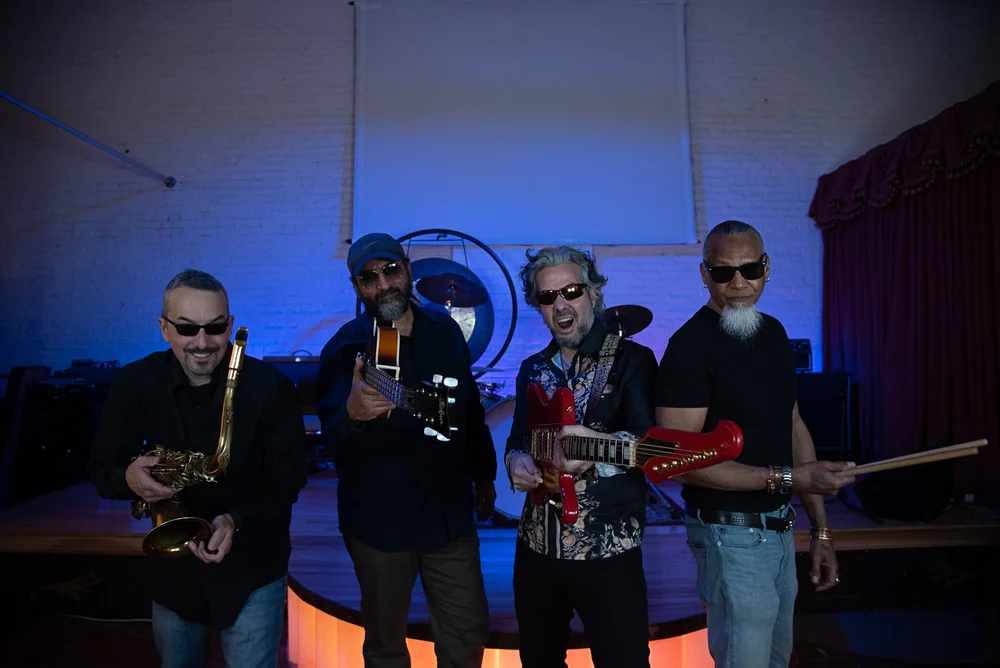 afro-cuban roots – Los sugar kings in the performance space